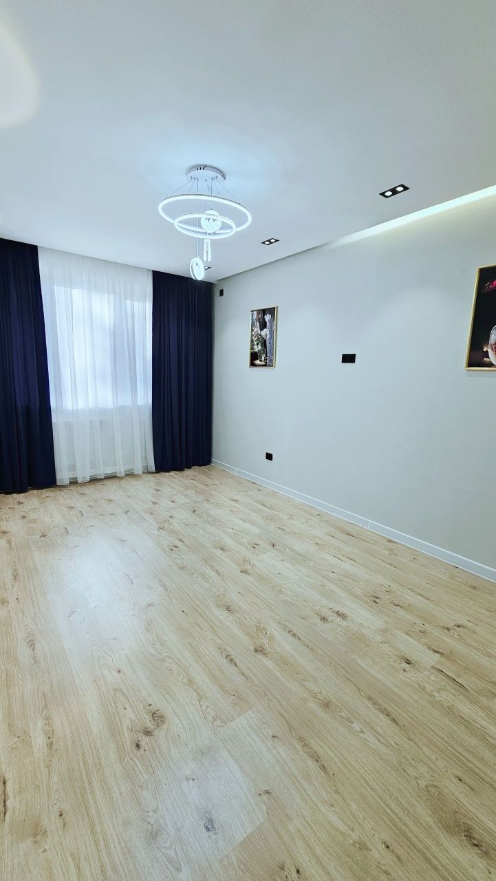 Продам  3 Комнатная  квартира  на Авиасозлар  4 Квартал