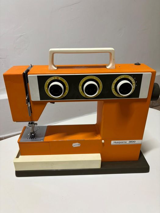 Mașina de cusut husqvarna model 3600