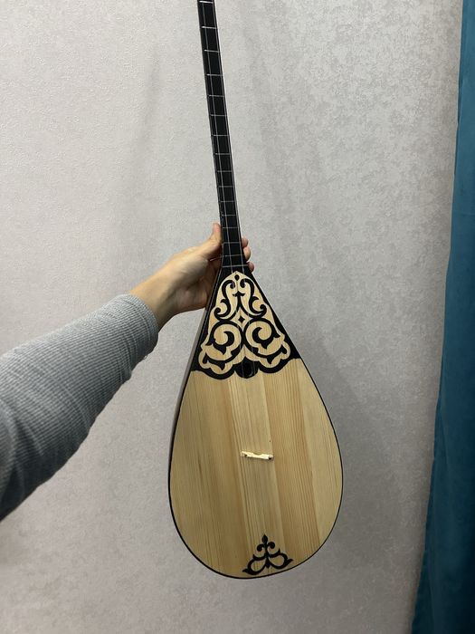 Домбыра, инструмент