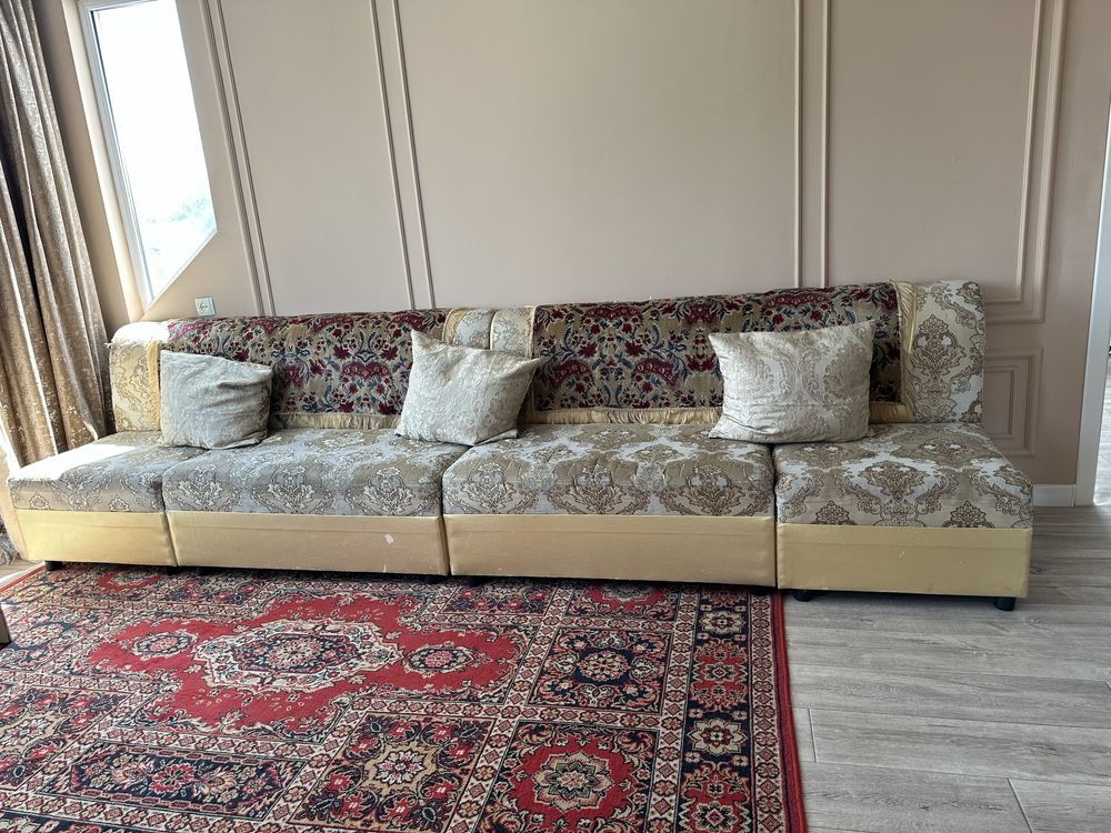 Продам диван не раскладной
