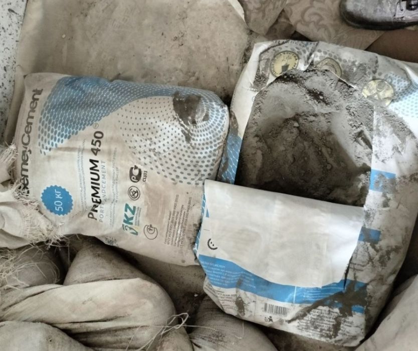 Цемент в мешках по 50 кг