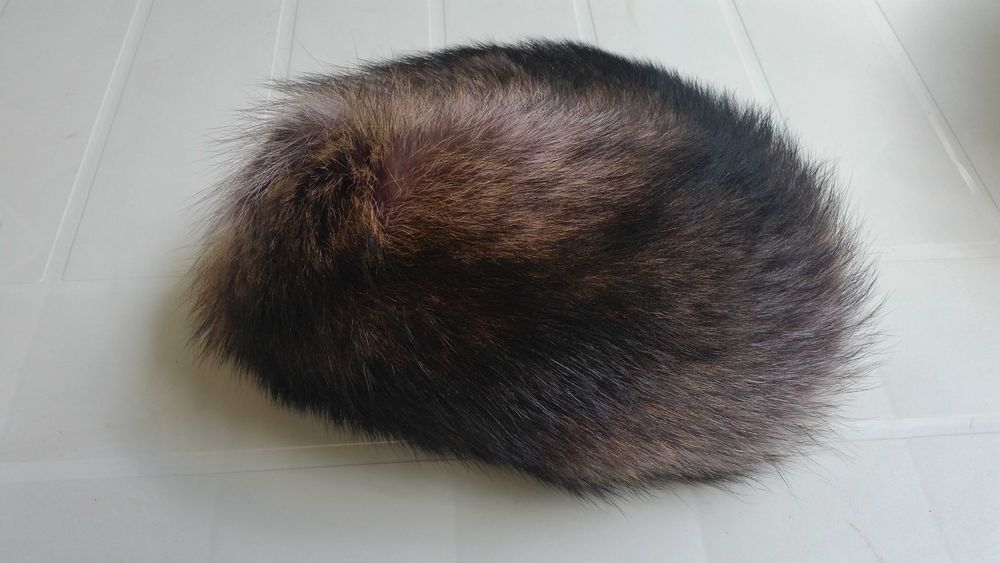 Caciula eleganta, deosebita de blana