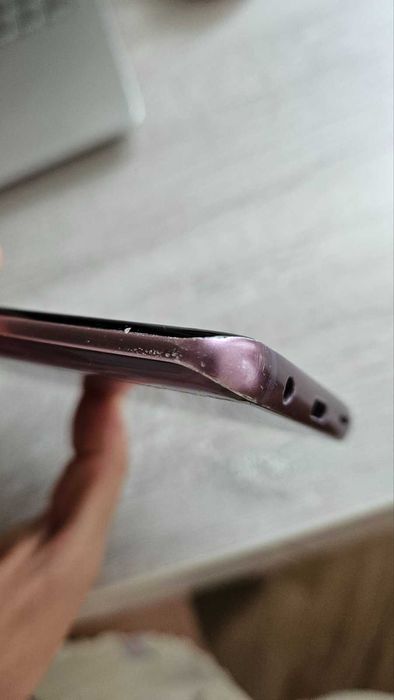 Samsung Galaxy S9 64GB Dual Sim добро състояние, леко счупено на гърба