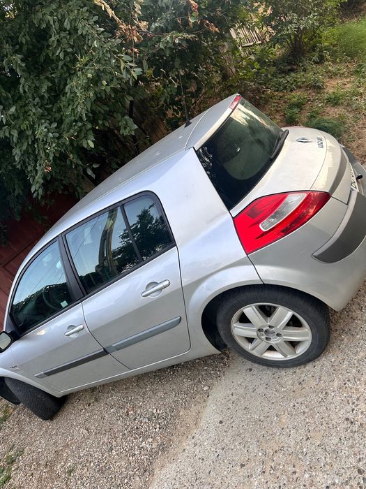 Mașină Renault Megane