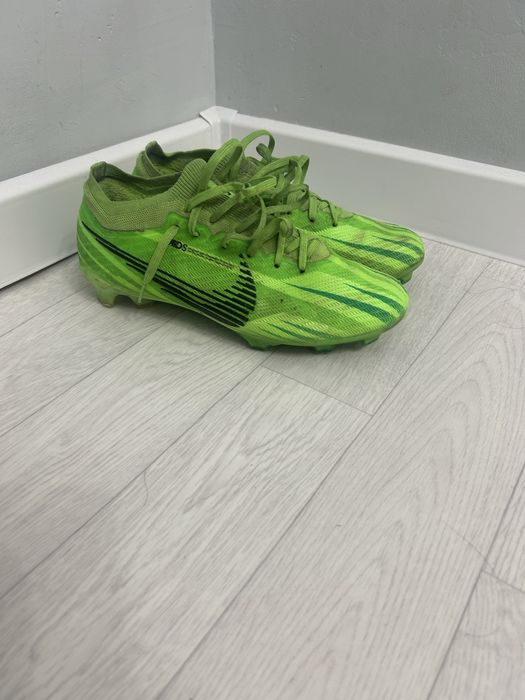 Футболный бутсыыы