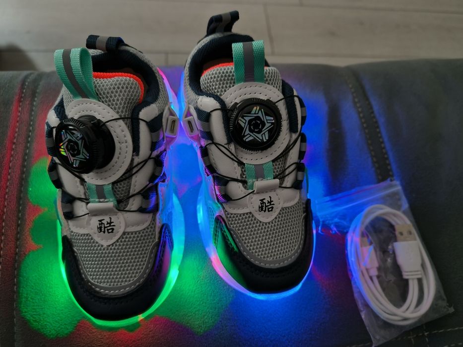 Adidasi baieti cu sistem boa