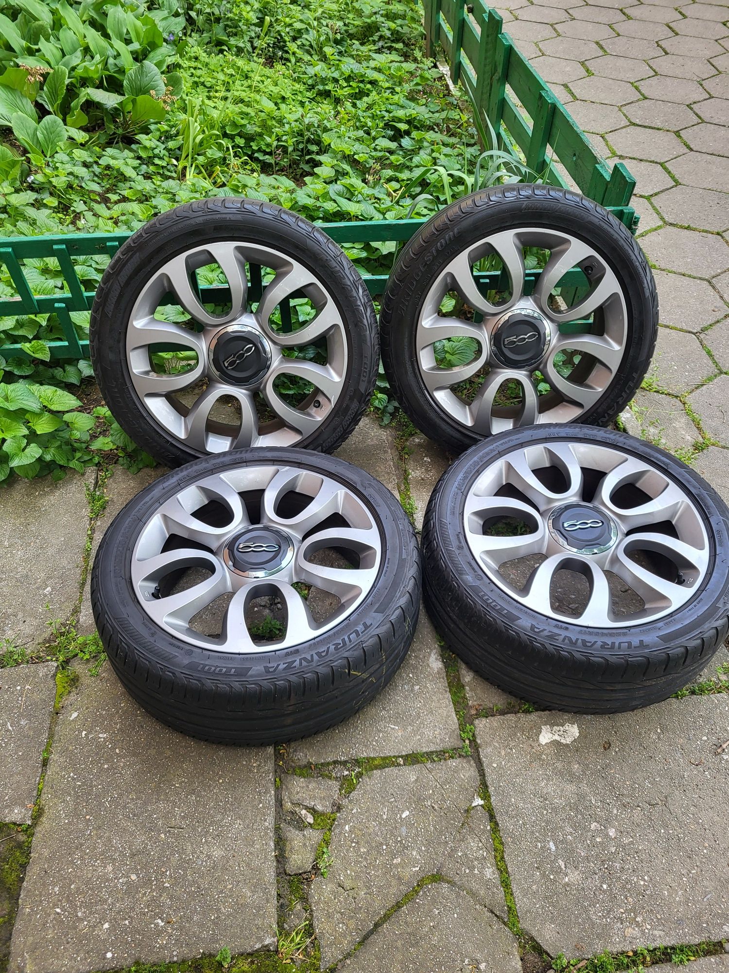 Джанти 17ки 5х98 за Fiat 500L с гуми Bridgestone