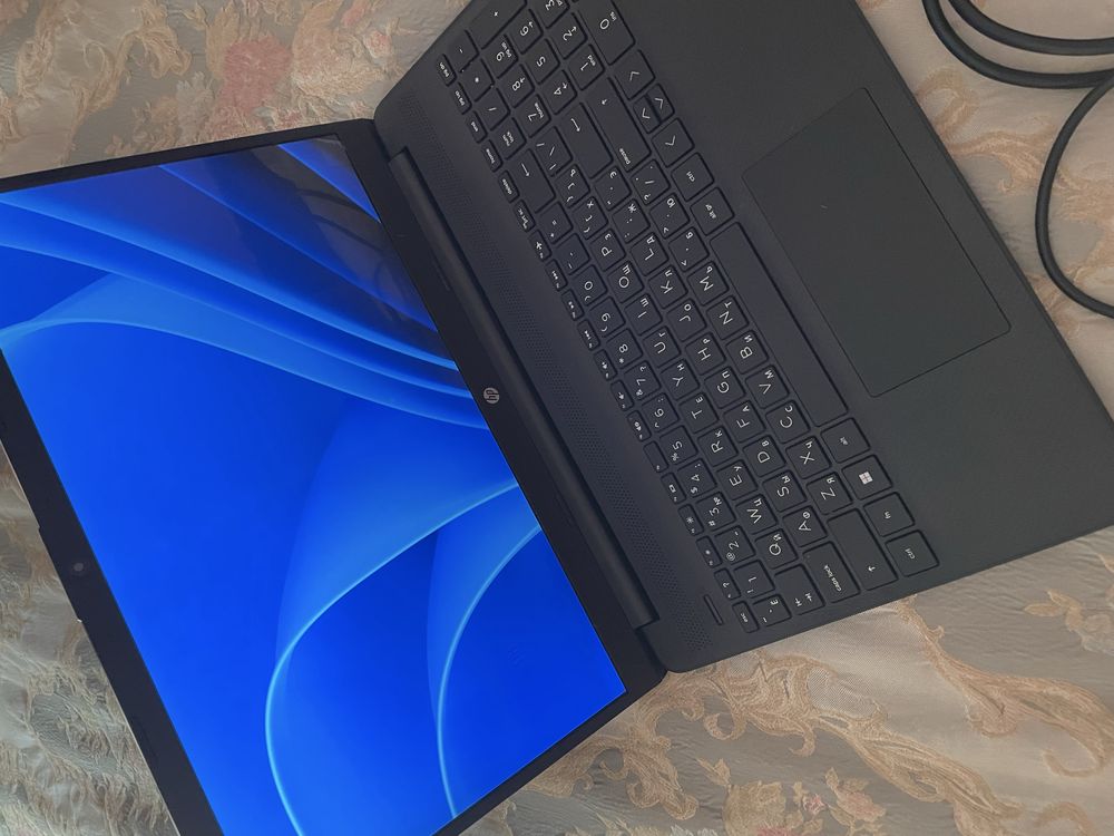 Продам свой ноутбук HP Laptop 155-eq1xxx