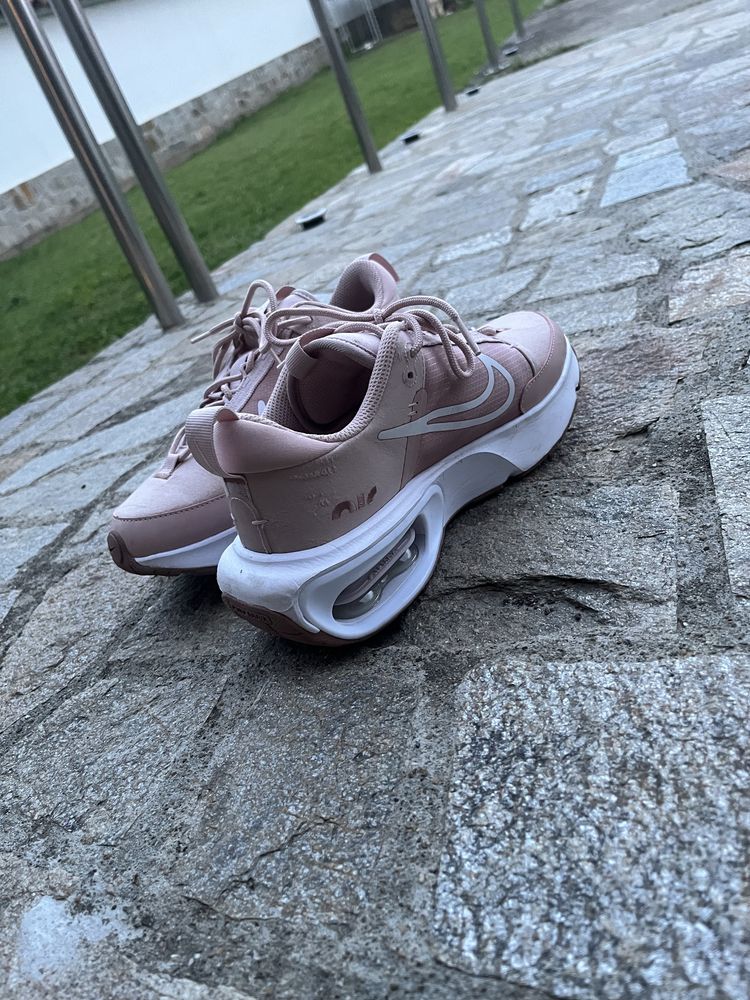 Дамски маратонки Nike Air Max Intrl