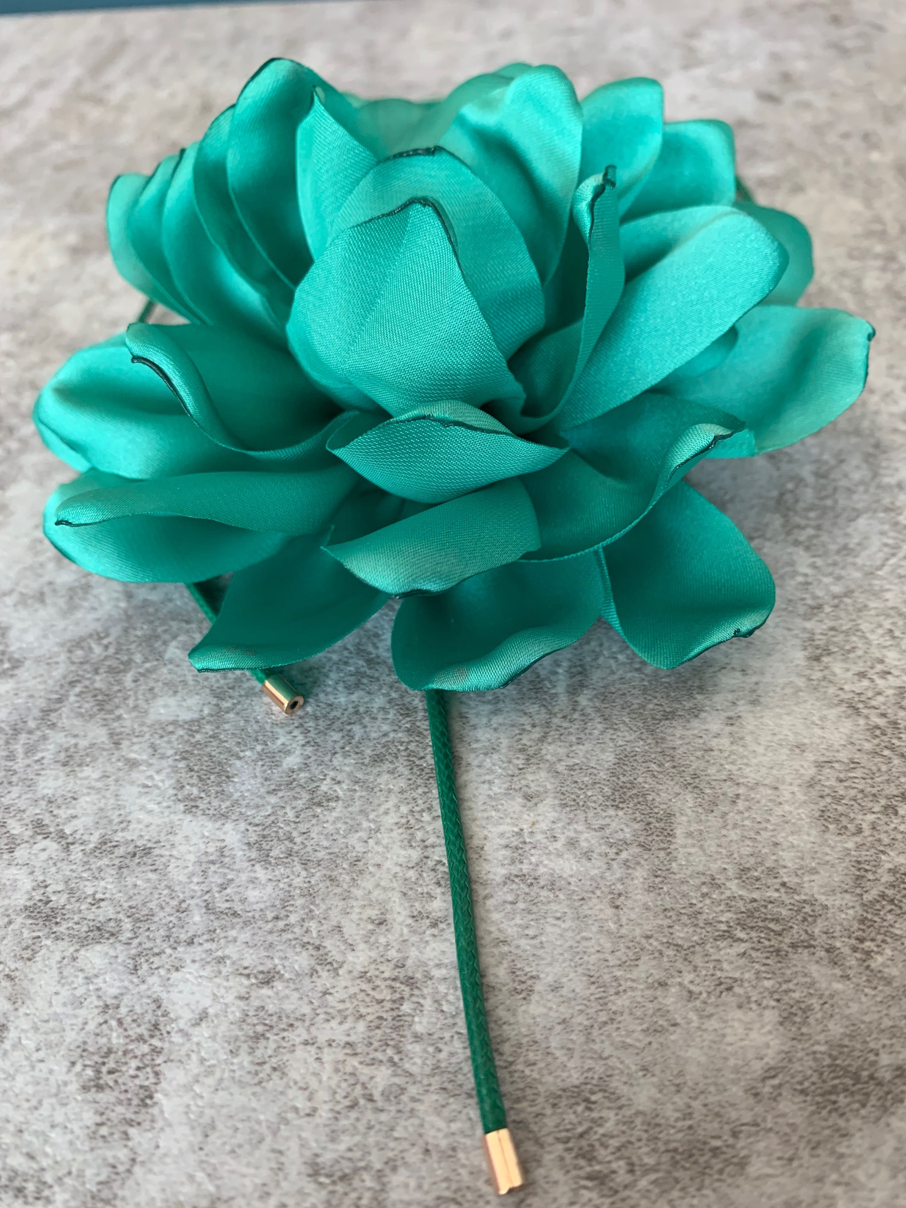 Trandafir verde pentru ținute
