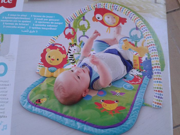 Saltea centru de activitati 3in1 muzical - Fisher Price, nou, amb.afec