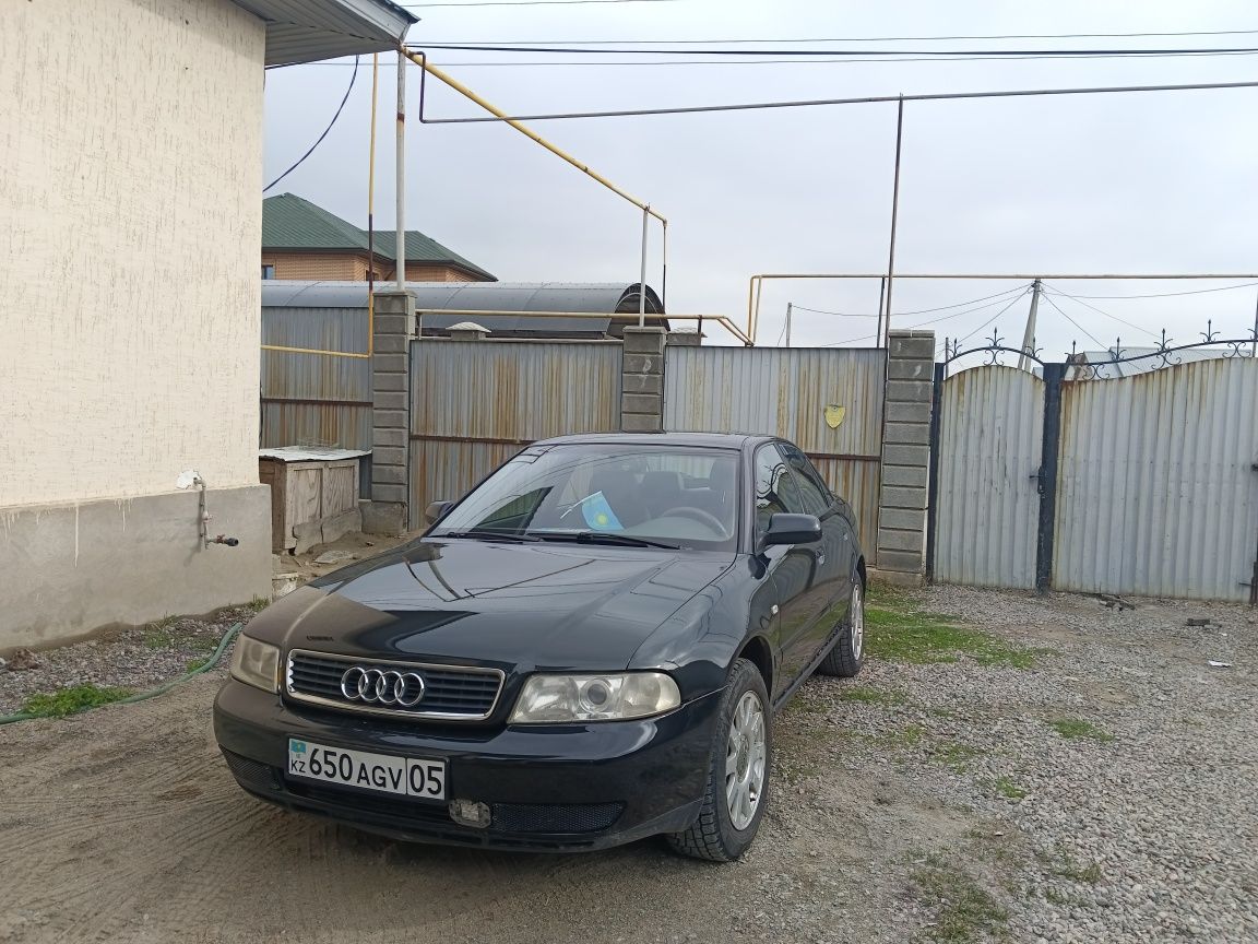 Audi A4  отличка