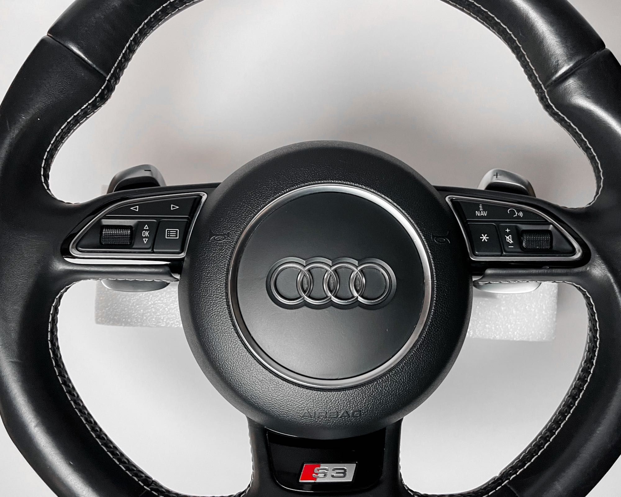 Audi S3 8v Flat bottom steering wheel / Ауди С3 8в скосен волан.