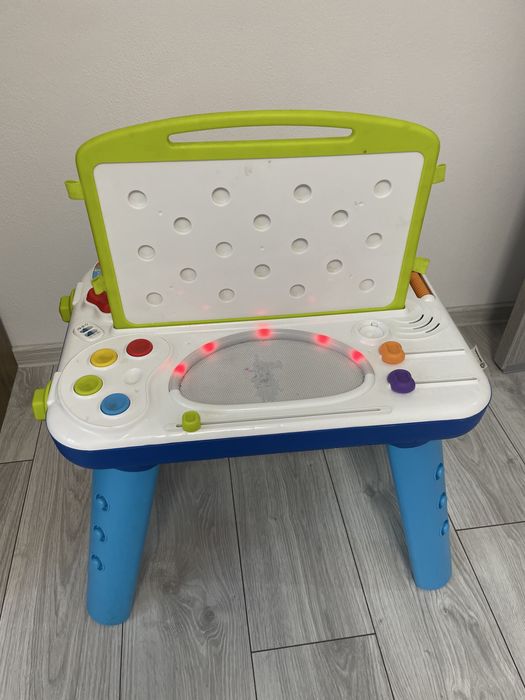 Masuta de activitati copii Baby Einstein