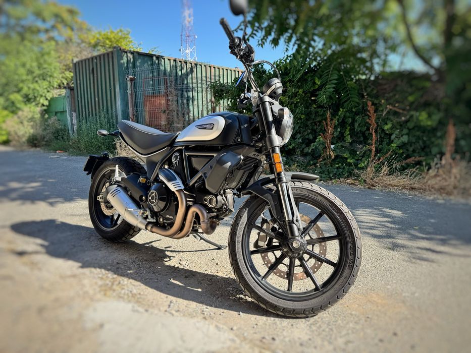 Ducati Scrambler Icon Dark L3e - ca în vitrină + echipamente