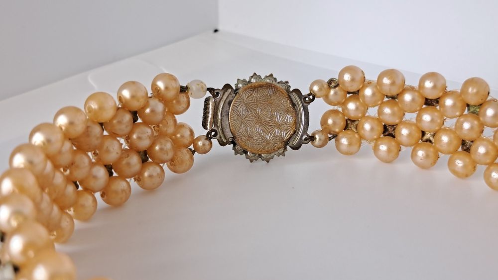 Colier cu diamante semiprețioase