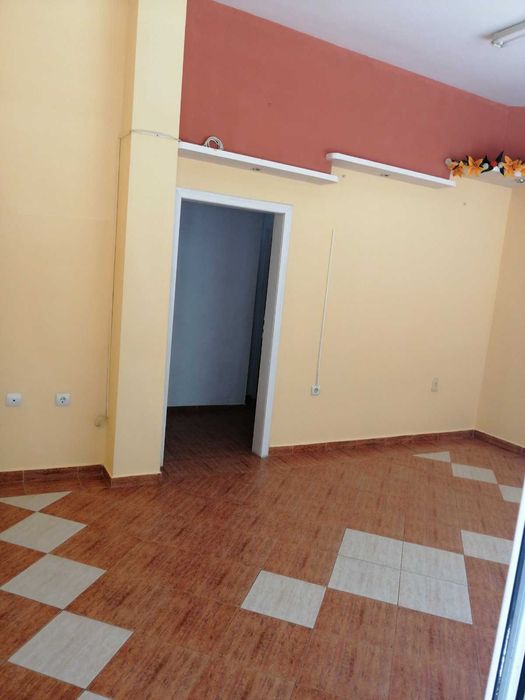 Търговско помещение под наем до м-н Боруй