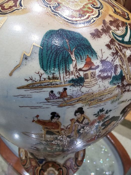 Vaze porțelan cu capac