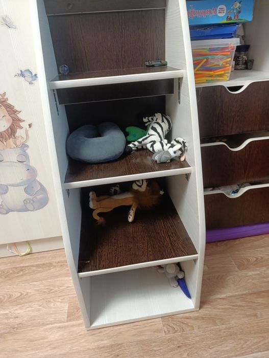 Кровать-чердак со шкафом