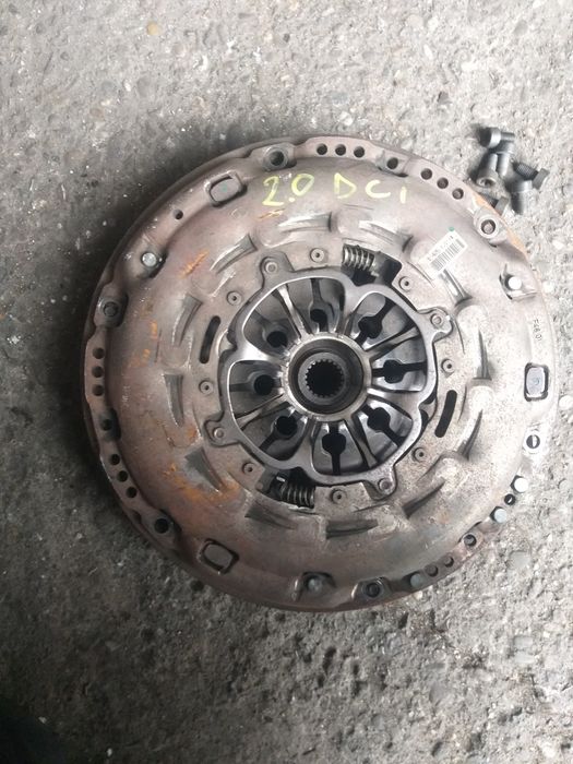 Kit ambreiaj Nissan Qashqai 2.0 dci 8200620330 volanta Renault Laguna