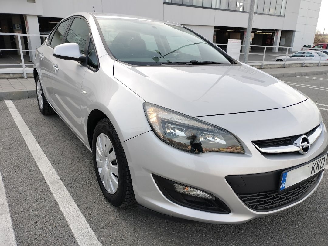 Opel Astra j, 06/2018,Cutie automată,1.6 benzina,Rate fără avans