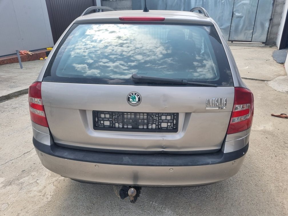 Dezmembrez dezmembrari skoda octavia 2 1.6 fsi blf xenon