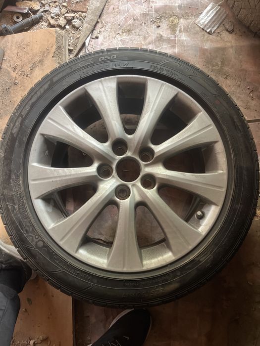 Продам запаску лексус таета