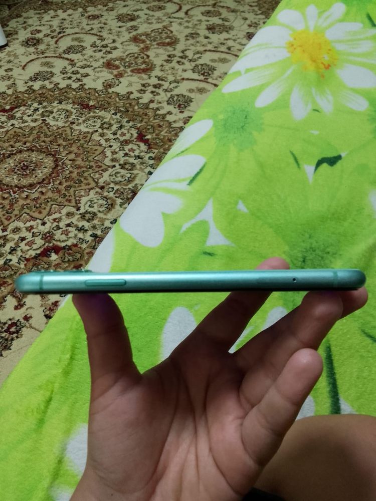 iPhone 11/64 в идеальном состоянии