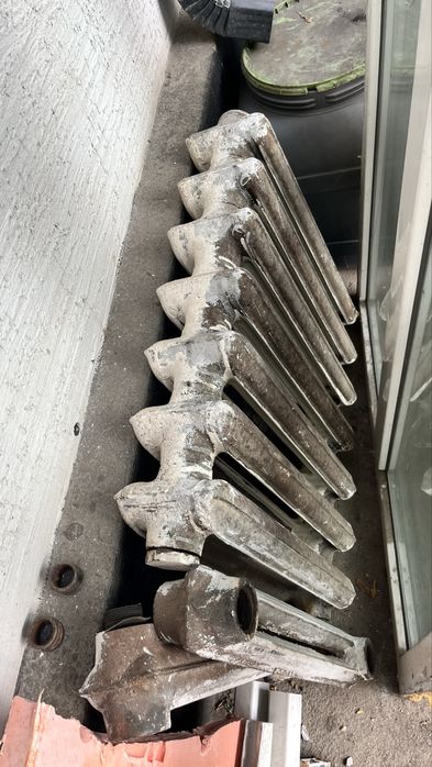 Радиатор чугунный узкий и широкий