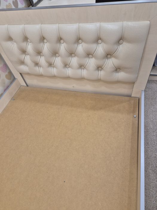 Кровать 200×100×40  в отличном состоянии