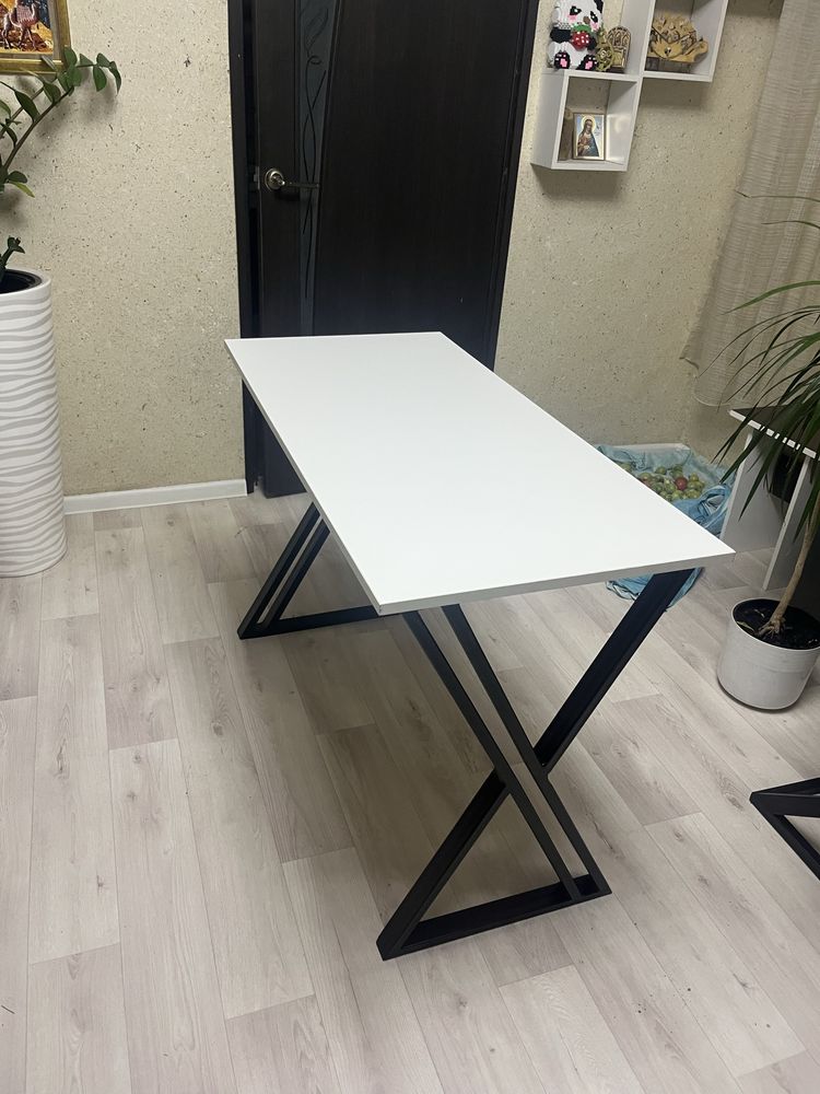 Стол лофт черно белый