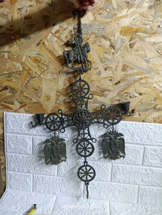 Голям византийски стенен кръст