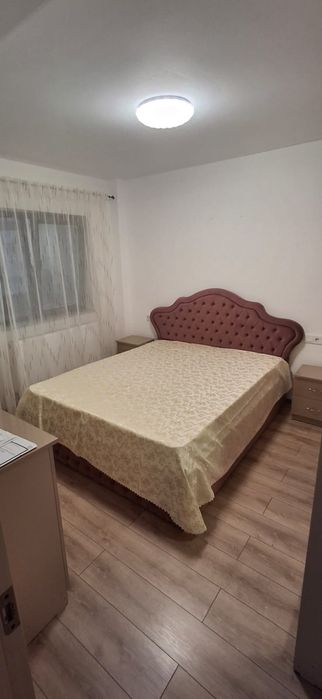 Închiriez apartament