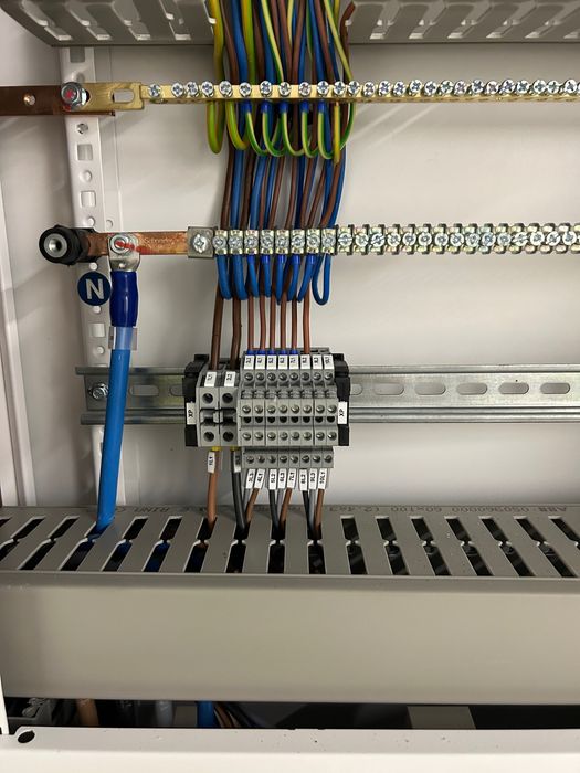 Електро услуги. Електротехник