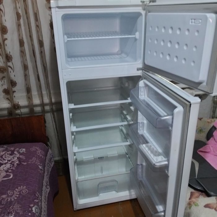 Продам холодильник