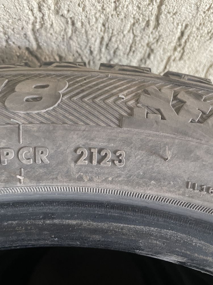 Продаются зимние балоны 235/50/18 в отличном состоянии