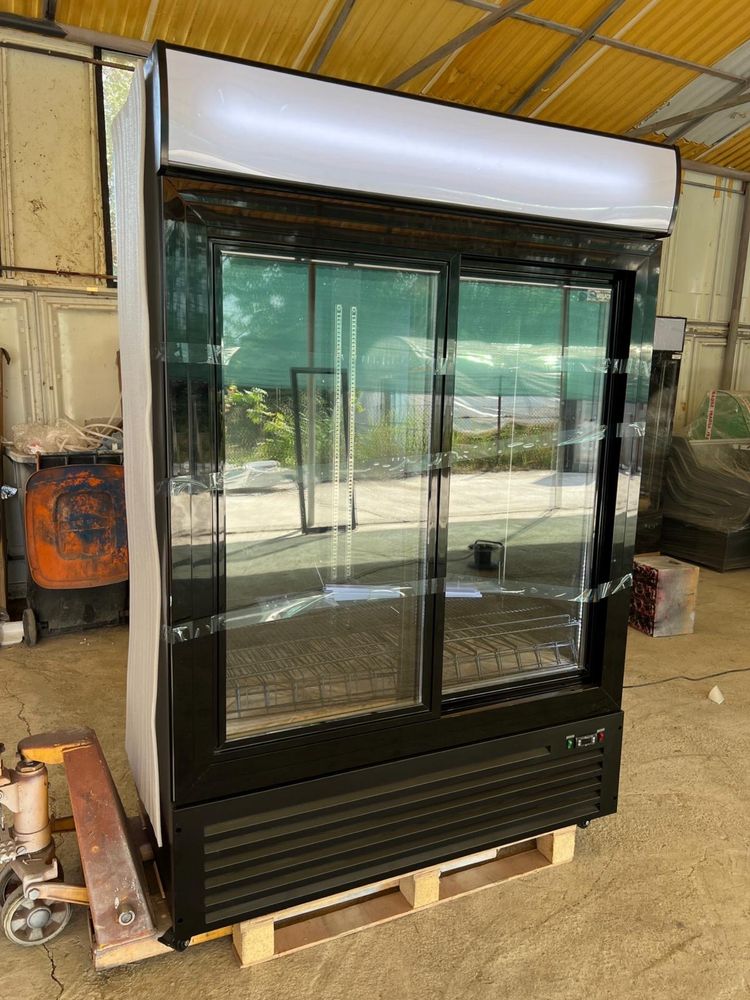 Vitrina frigorifica cu 2 usi racire cu ventilator