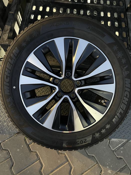 Джанти Мерцедес 16ц със зимни гуми