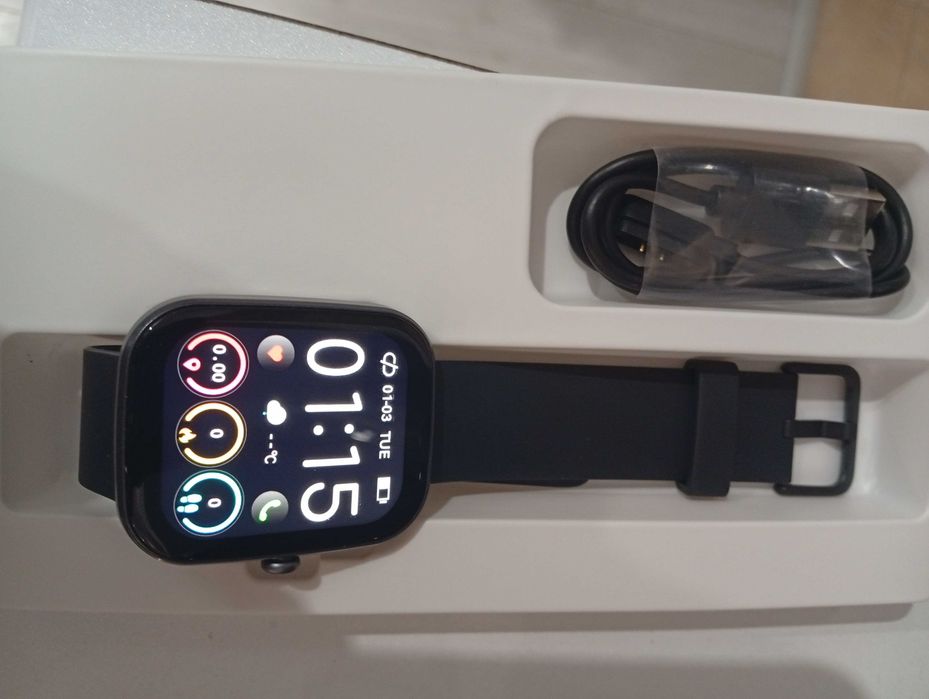 Смарт часовник, чисто нов