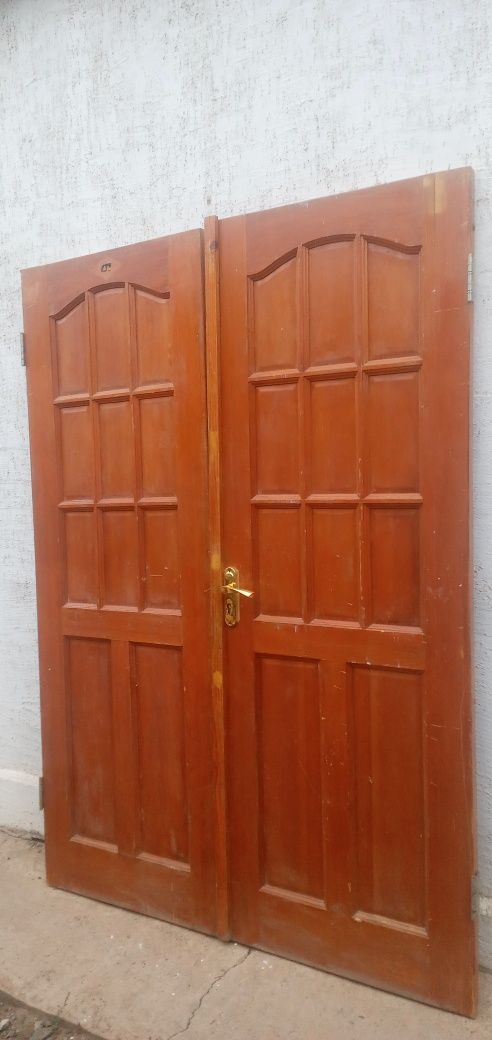 Продам деревянное двери