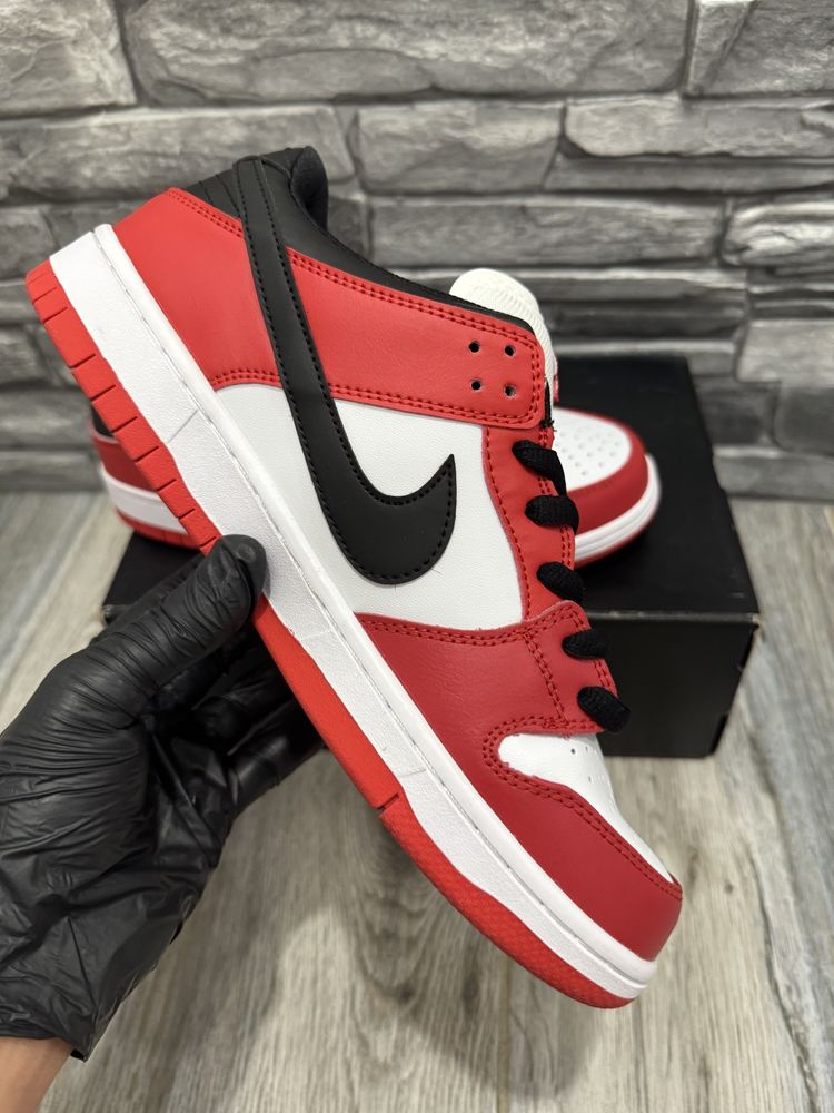 39-44 Jordan 1 Low Chicago