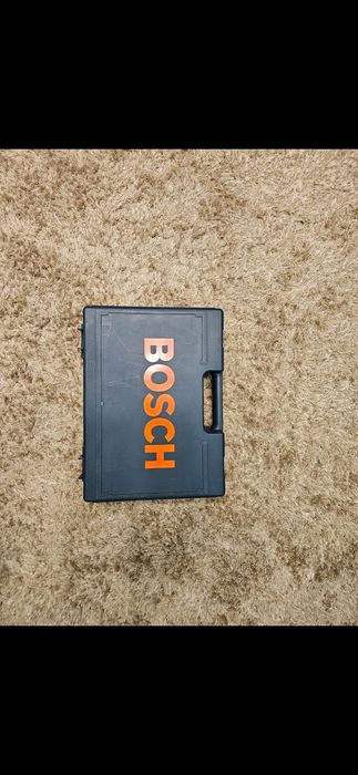 BOSCH GWS 9 - 125 S  900W NOU!!!
Polizor unghiular 900 W, Ø125