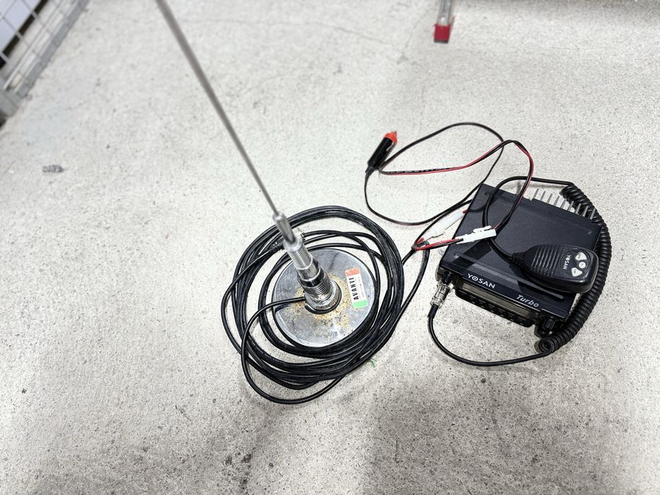 Statie radio cb Yosan + talpa si antena Avanti