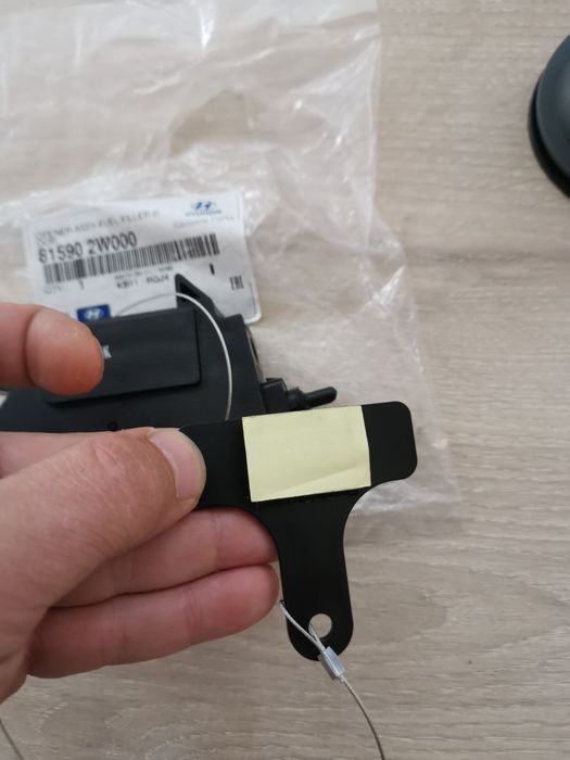 Hyundai santa fe sport 2017 Машинка за капачката на резервоара