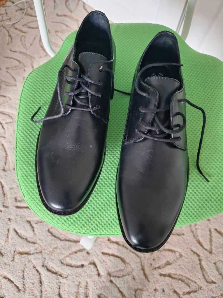 Pantofi eleganți Rieker noi.