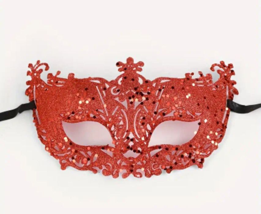 Маска карнавальная в наличии, разные варианты