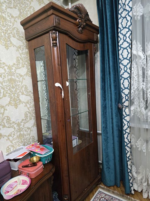 БЕСПЛАТНО шкаф, и комод.