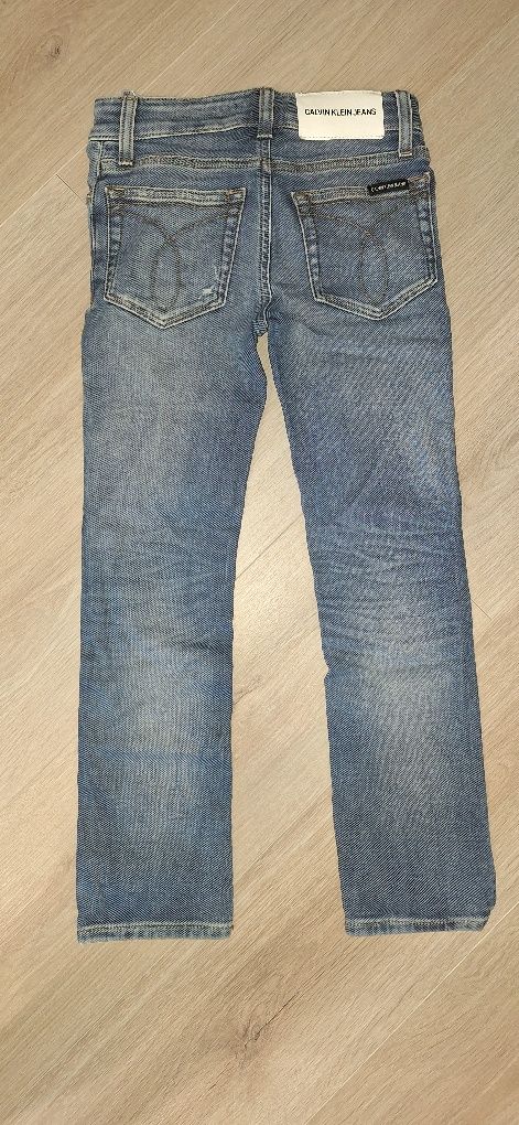Calvin klein детски дънки 7-8 години.