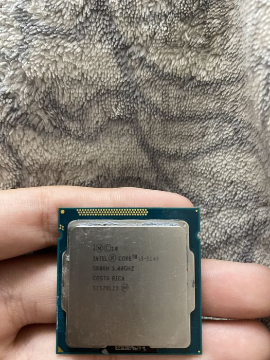 проццесор i3 3240 поцарапанный немногг