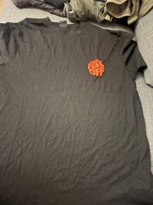 9 чифта тениски